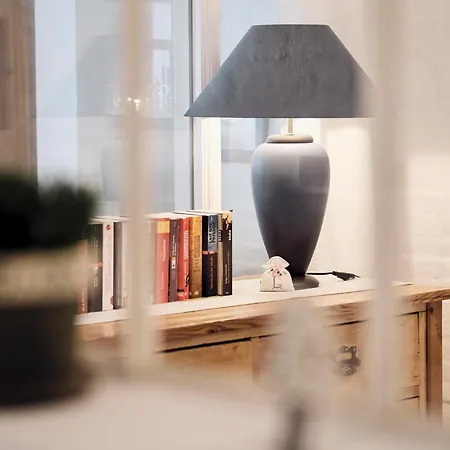 Altstadtapartment- Historischer Charme Trifft Modernen Komfort Zentral&gemütlich Mit Parkplatz! * Niederdorla